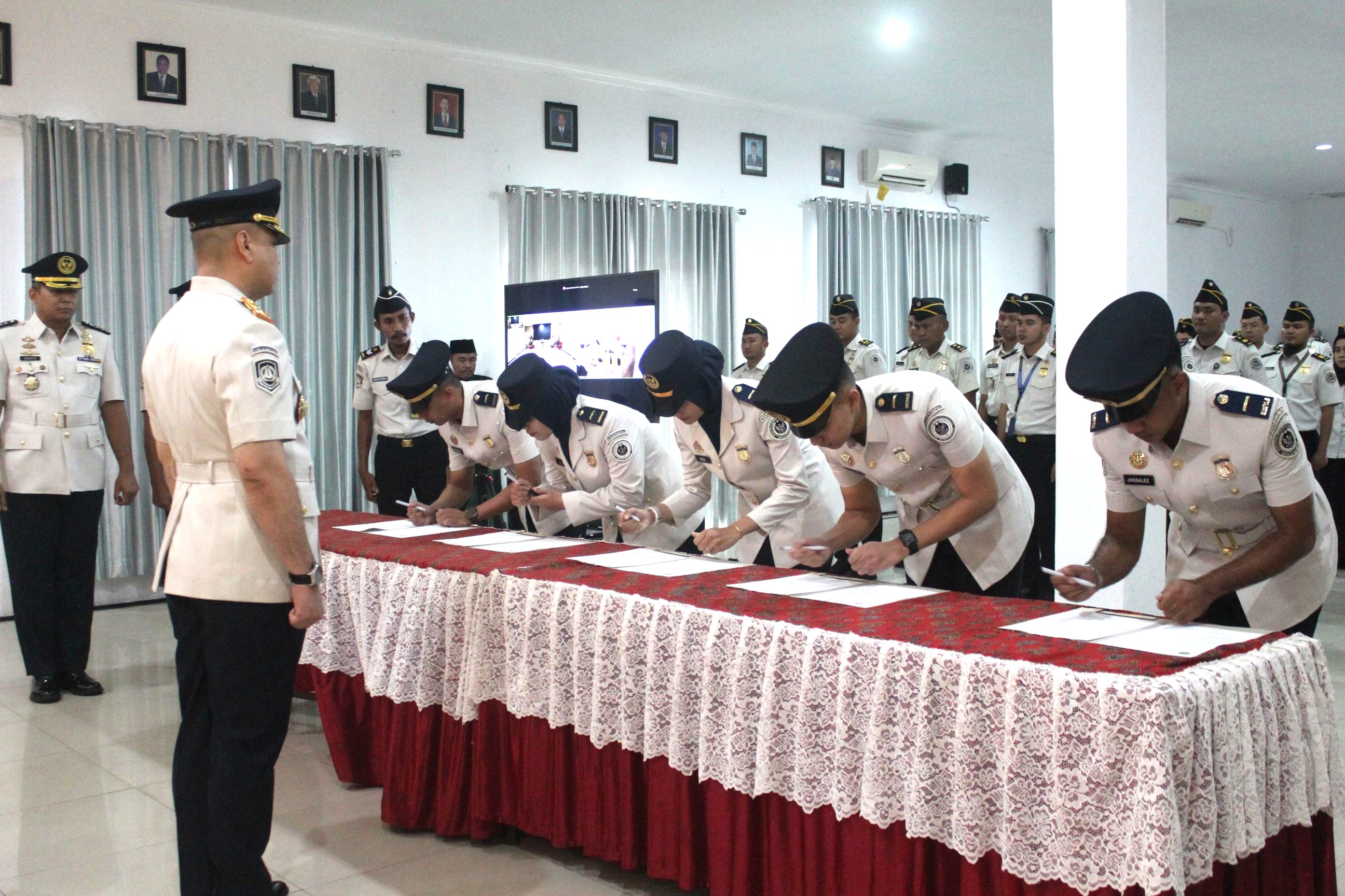 Pelantikan dan Pengambilan Sumpah/Janji Pegawai Negeri Sipil di Lingkungan Kanwil Ditjenim Kepulauan Bangka Belitung
